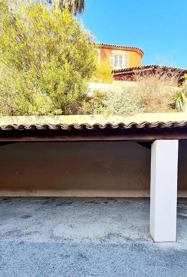 Appartement HAMEAU DES AMANDIERS - vue mer, golf et vignes à Saint-Cyr-sur-Mer